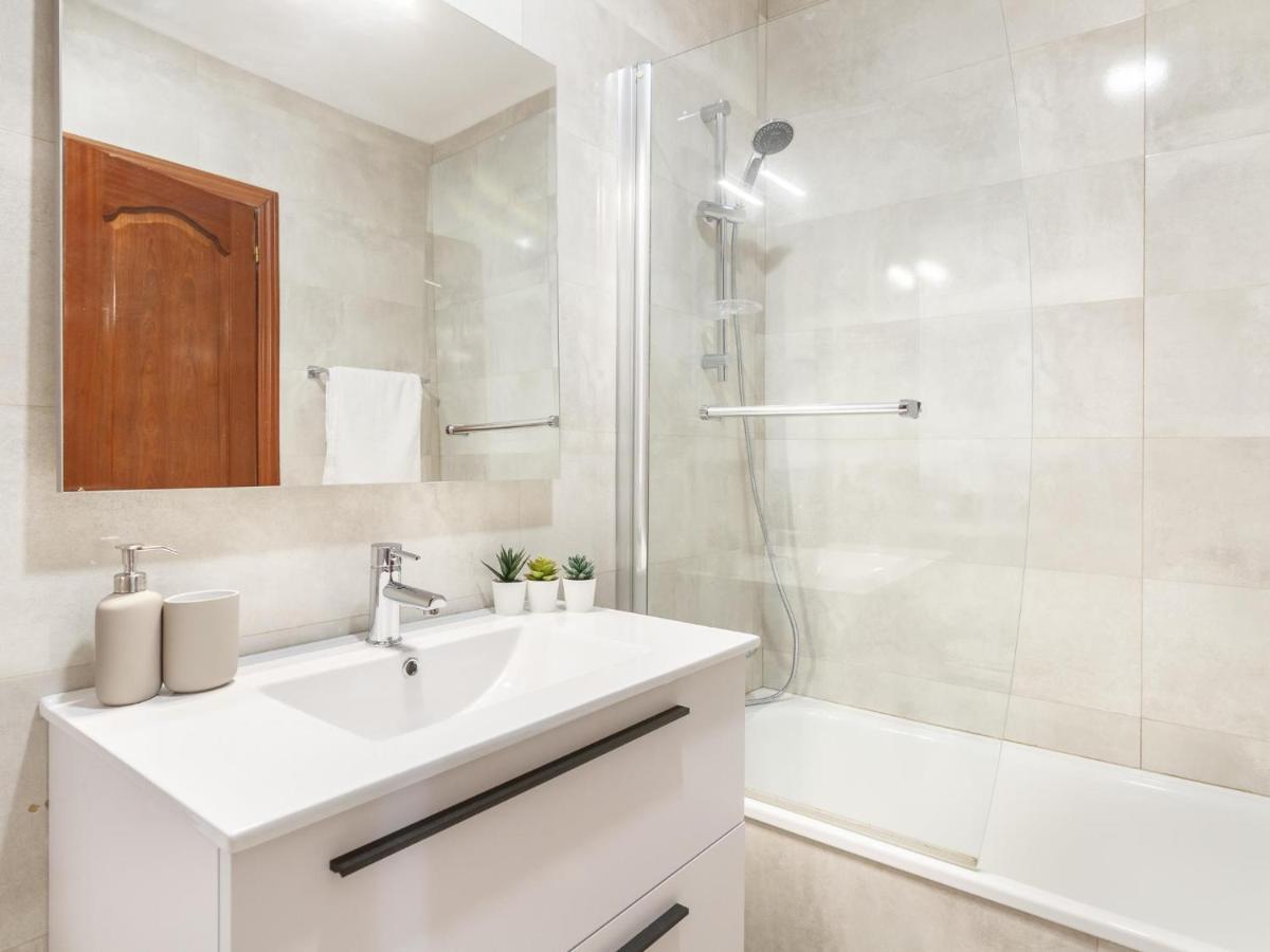 Amplio Y Recien Reformado En Indautxu Apartment Bilbao Ngoại thất bức ảnh